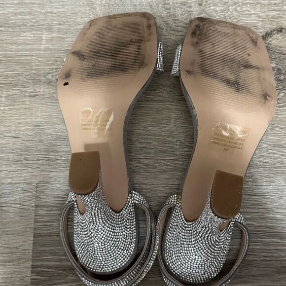 Women's Steve Madden Silver Rhinestoned Ankle Strap Mid Height Heels - Picture 7 of 9